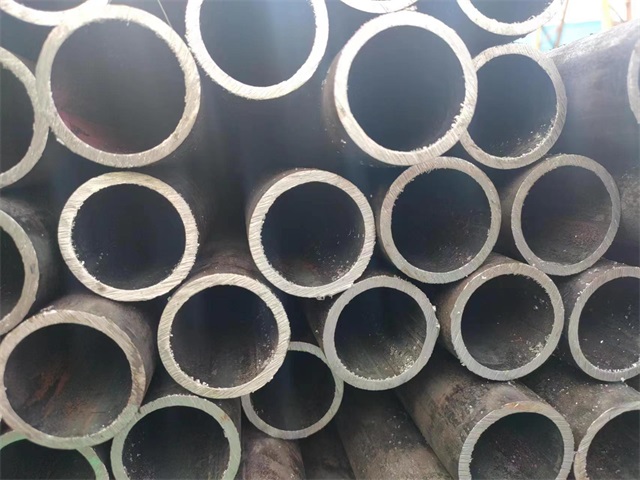 日喀则10#结构用无缝钢管